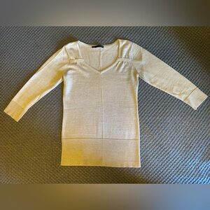 Maurices Women’s quarter length sleeve top, Ivory with shimmer, like new. Medium